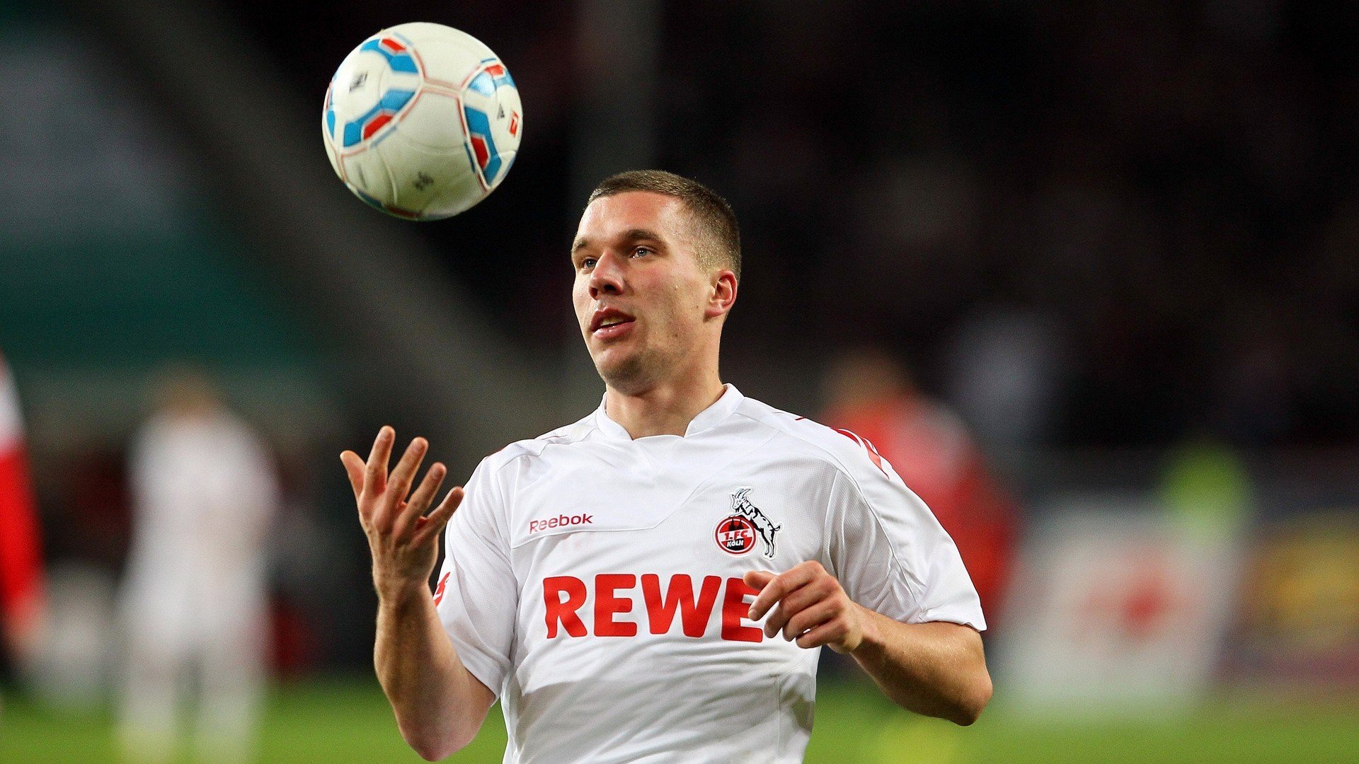 中国足球是否应推行技术总监制度,足球俱乐部技术总监